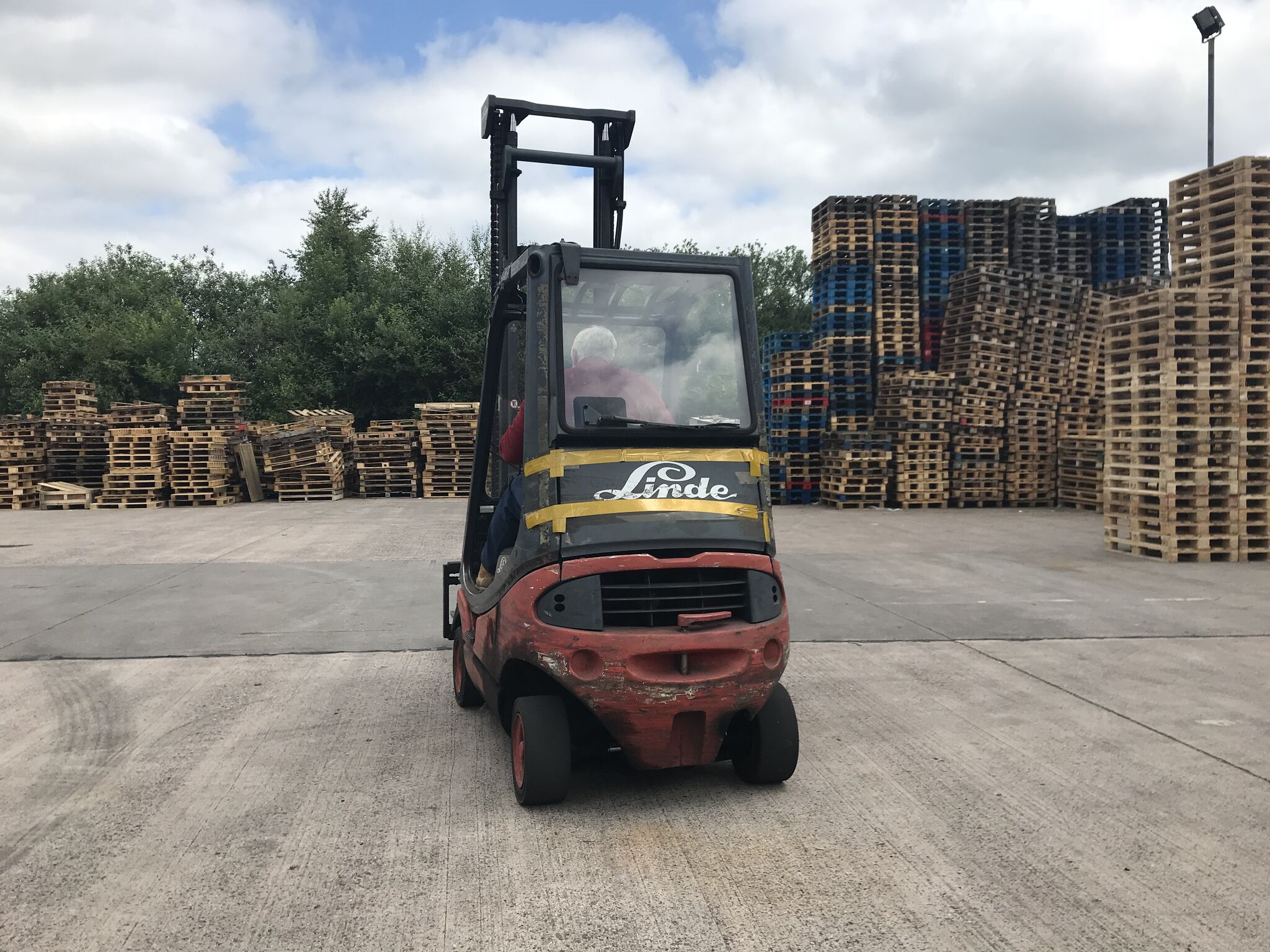 pallet machine